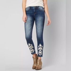 Miss Me Standard Ankle Skinny Stretch Jeans w. Lace Embroidery